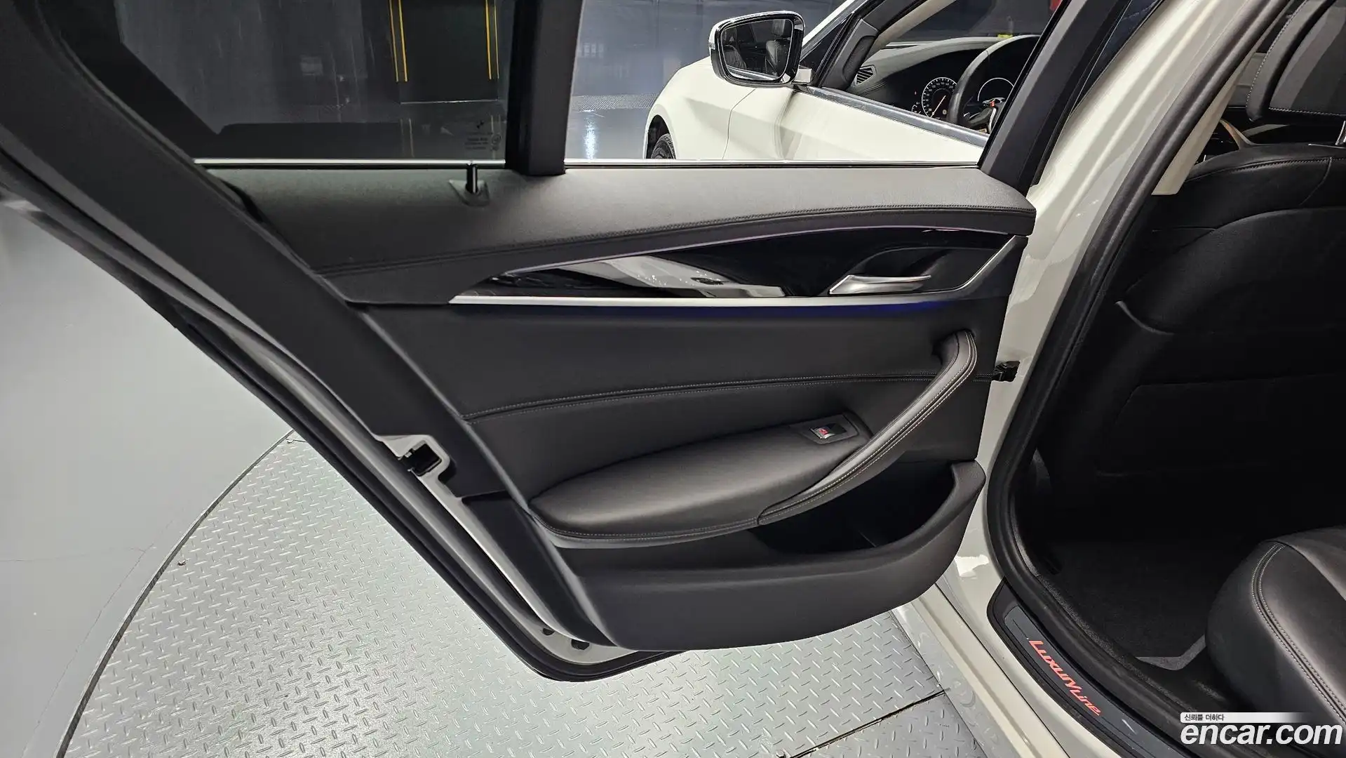 5-Series BMW 2019.10-INNER-035