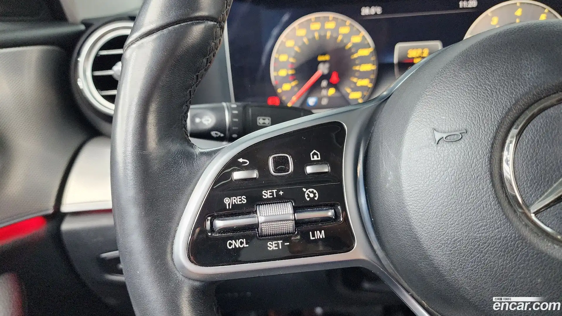 E-Class Mercedes-Benz 2019.8-OPTION-021