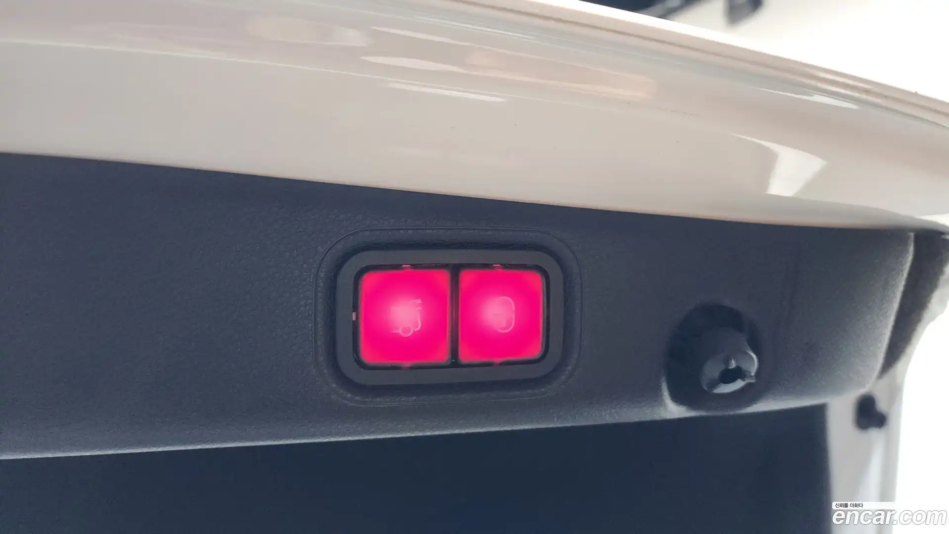 E-Class Mercedes-Benz 2019.8-OPTION-023