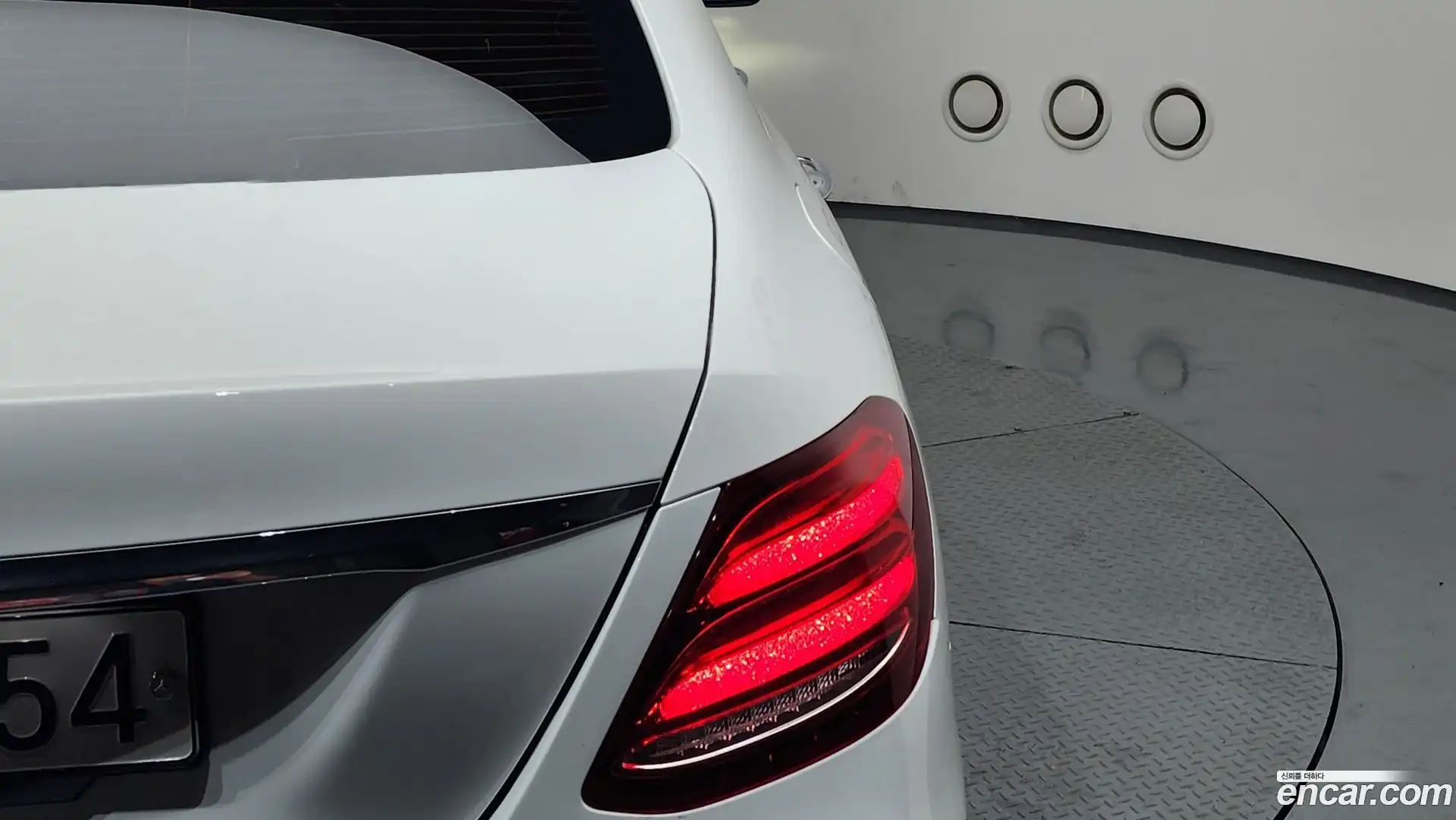 E-Class Mercedes-Benz 2019.8-OUTER-033