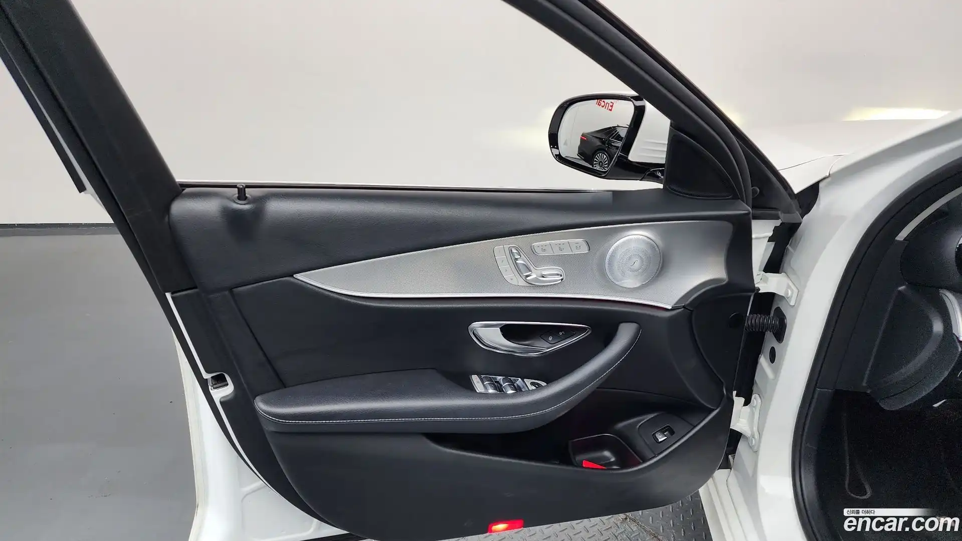 E-Class Mercedes-Benz 2019.8-INNER-034