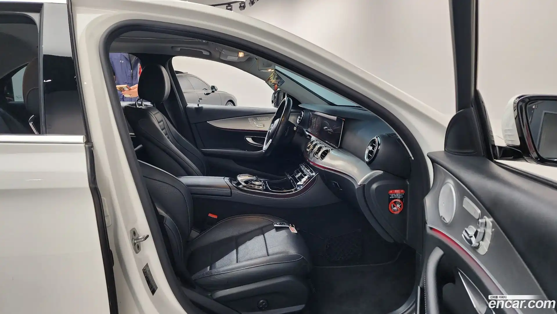 E-Class Mercedes-Benz 2019.8-INNER-036