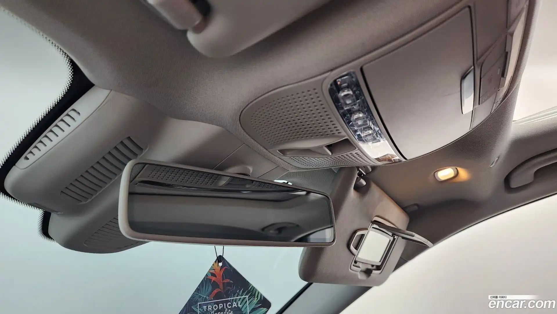 E-Class Mercedes-Benz 2019.8-OPTION-041