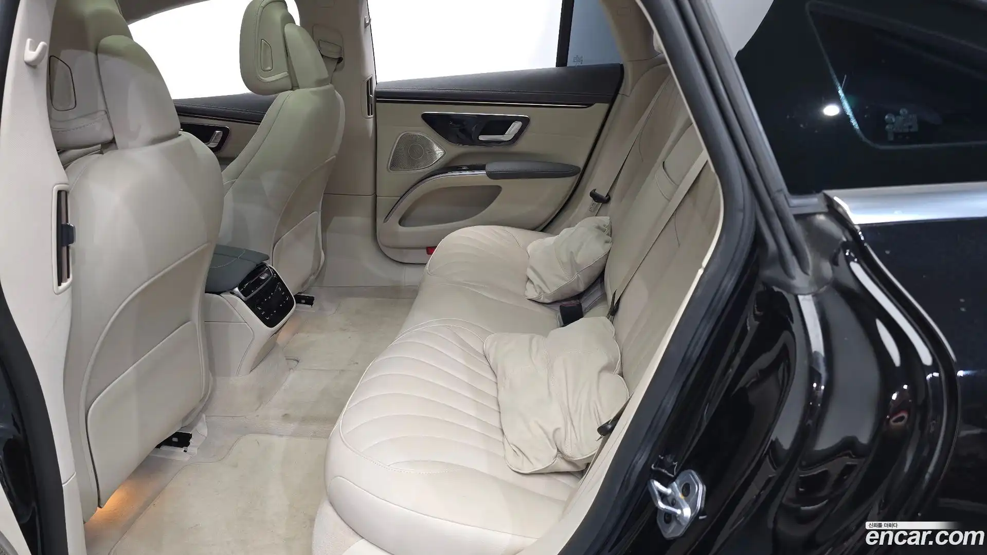 EQS Mercedes-Benz 2022.8-OPTION-015