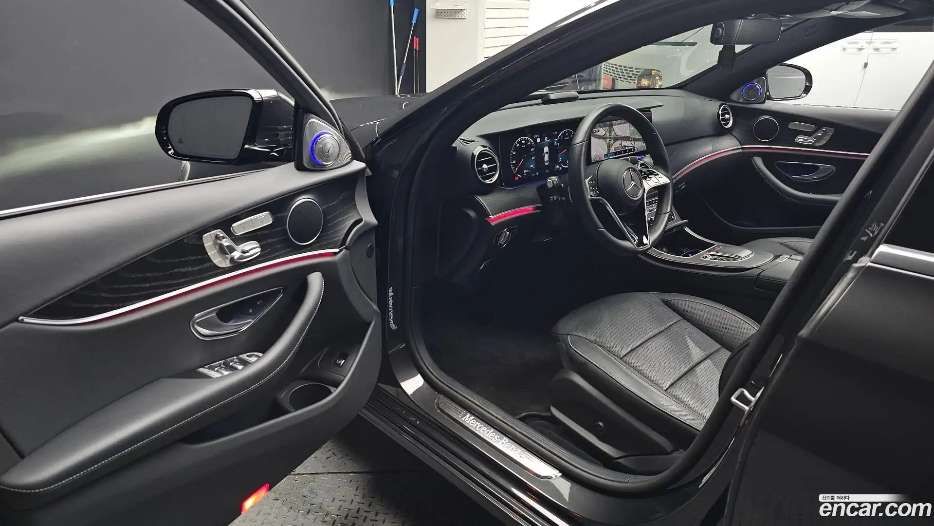 E-Class Mercedes-Benz 2022.6-INNER-010