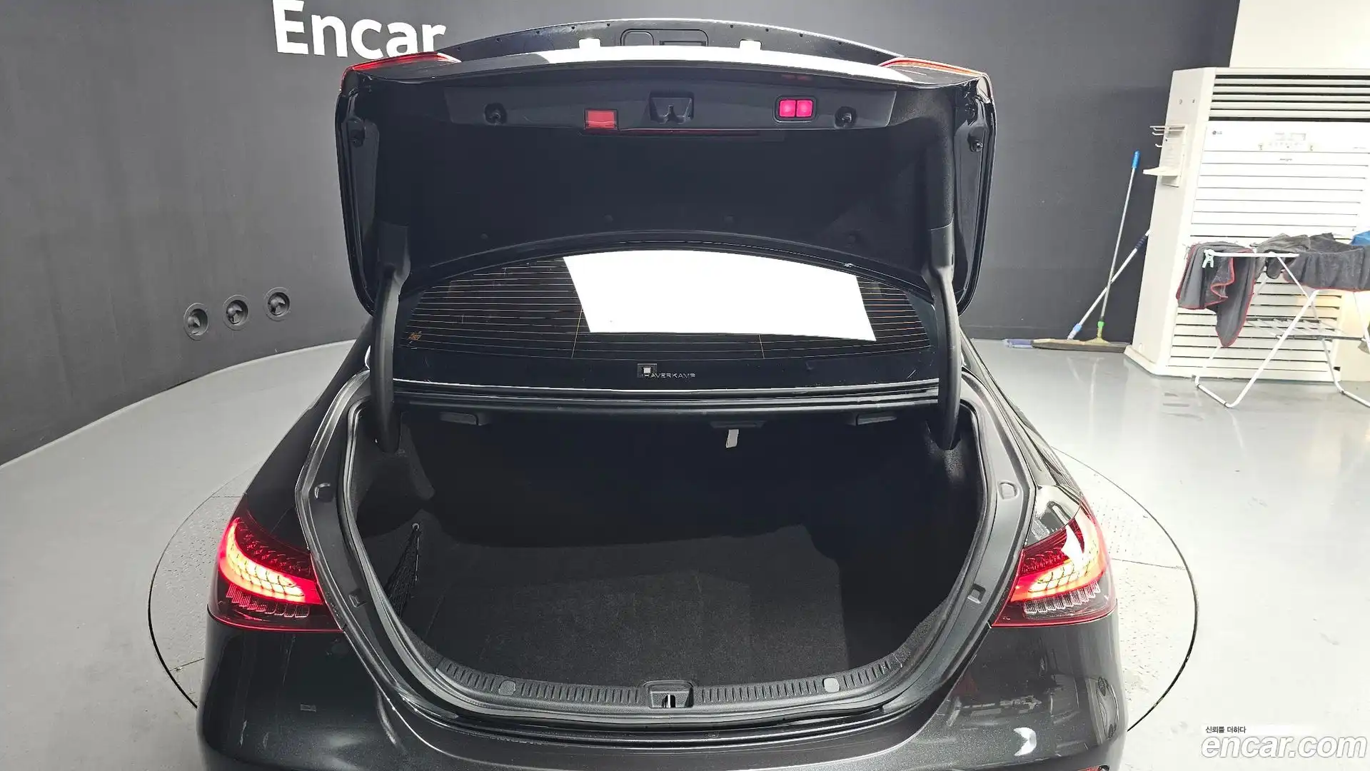 E-Class Mercedes-Benz 2022.6-OPTION-024