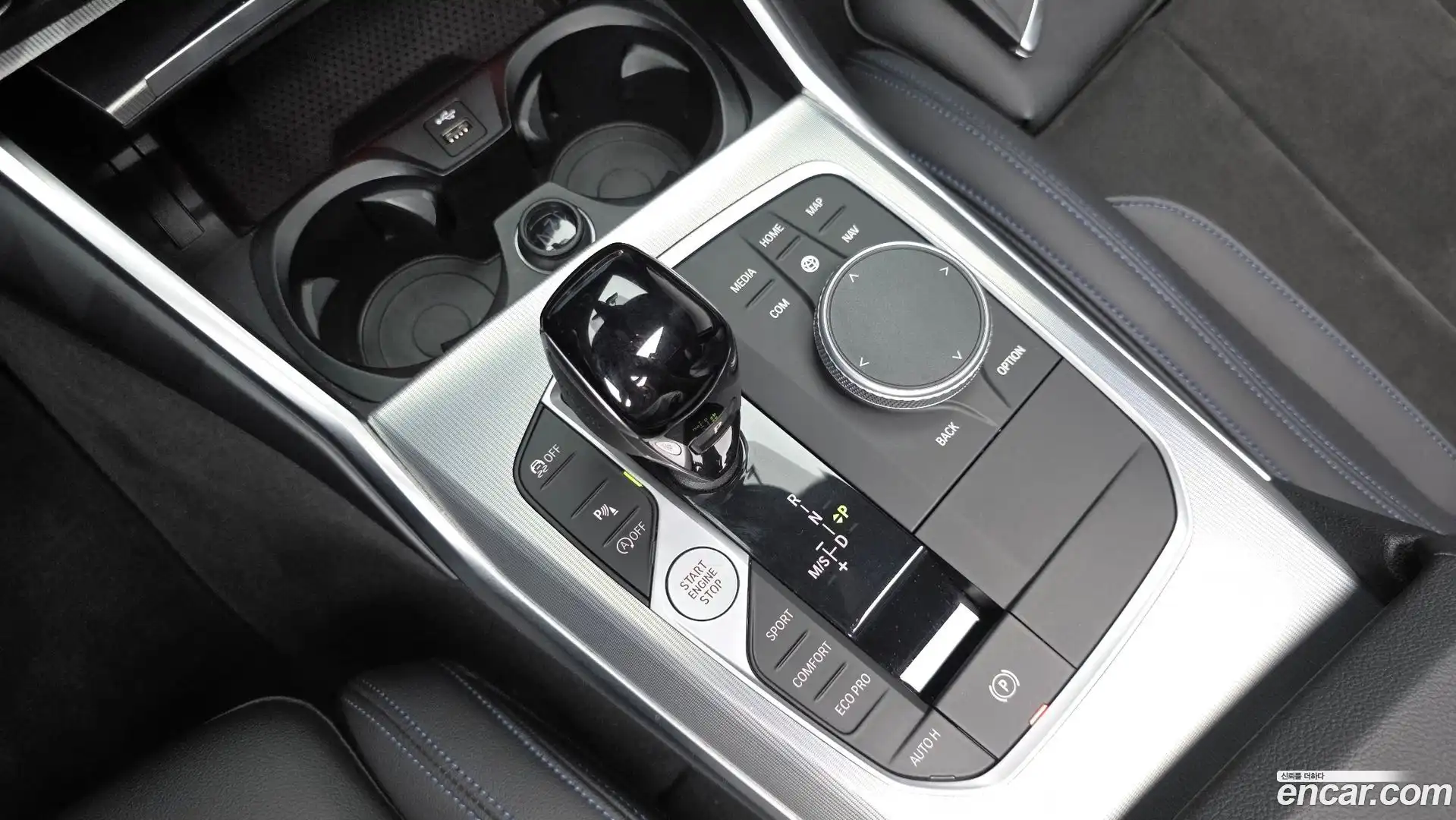 3-Series BMW 2022.0-INNER-009
