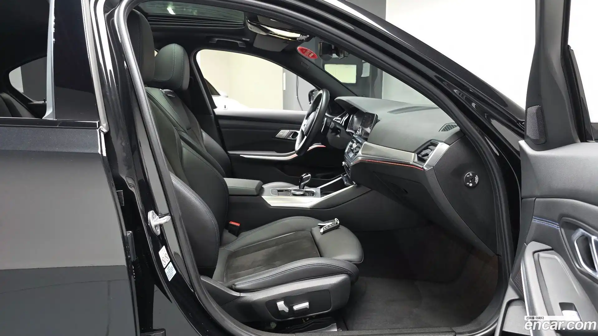 3-Series BMW 2022.0-INNER-036