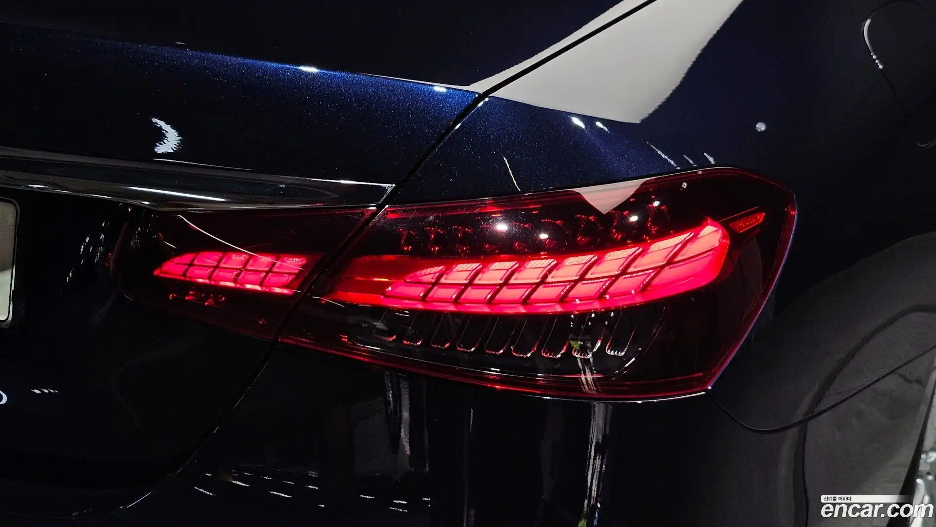 E-Class Mercedes-Benz 2022.1-OUTER-033