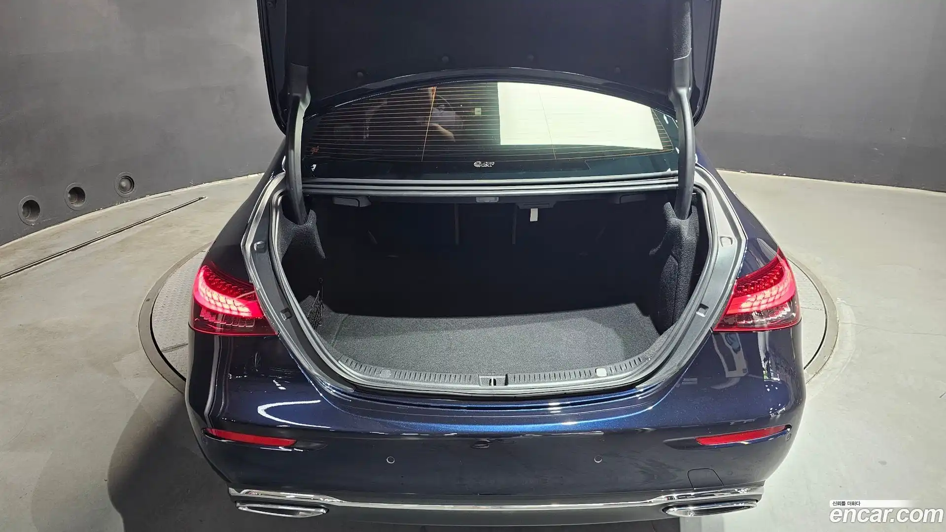 E-Class Mercedes-Benz 2022.1-OPTION-044