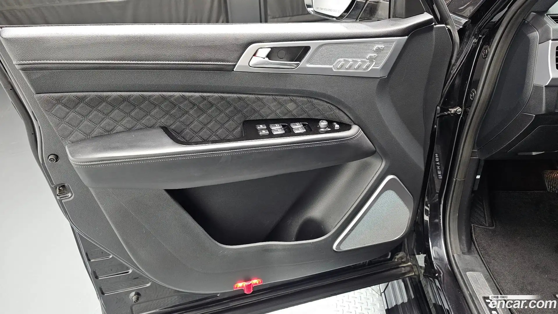 Rexton KG Mobility 2021.9-INNER-034