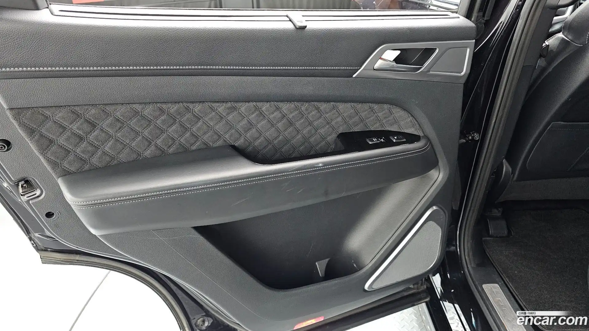 Rexton KG Mobility 2021.9-INNER-035