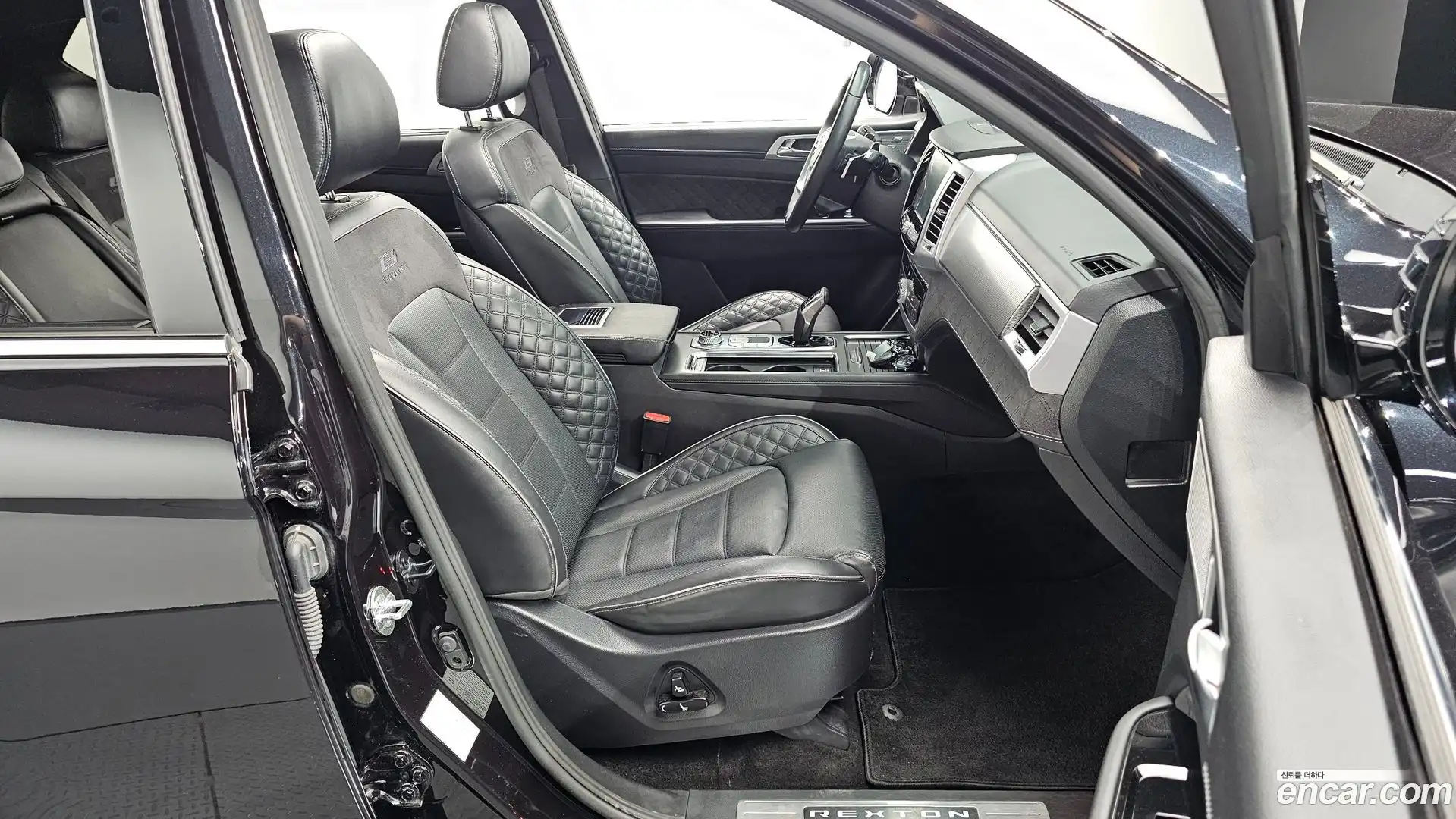 Rexton KG Mobility 2021.9-INNER-036