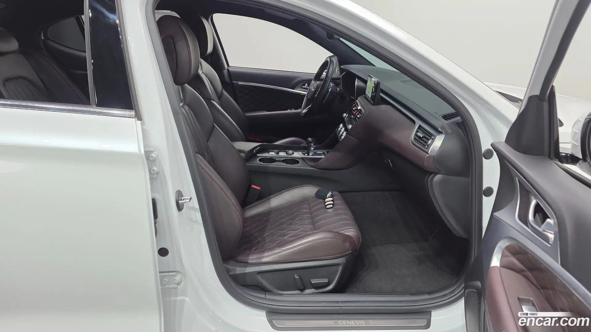 G70 Genesis 2021.11-INNER-036