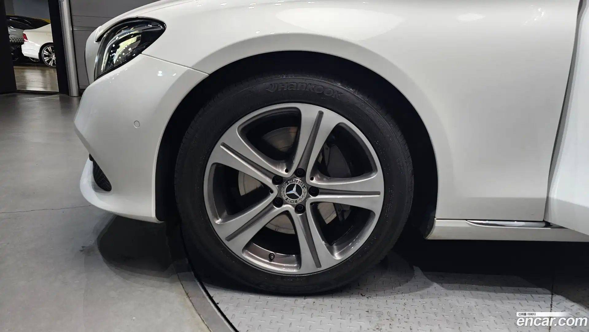 E-Class Mercedes-Benz 2018.7-OUTER-005