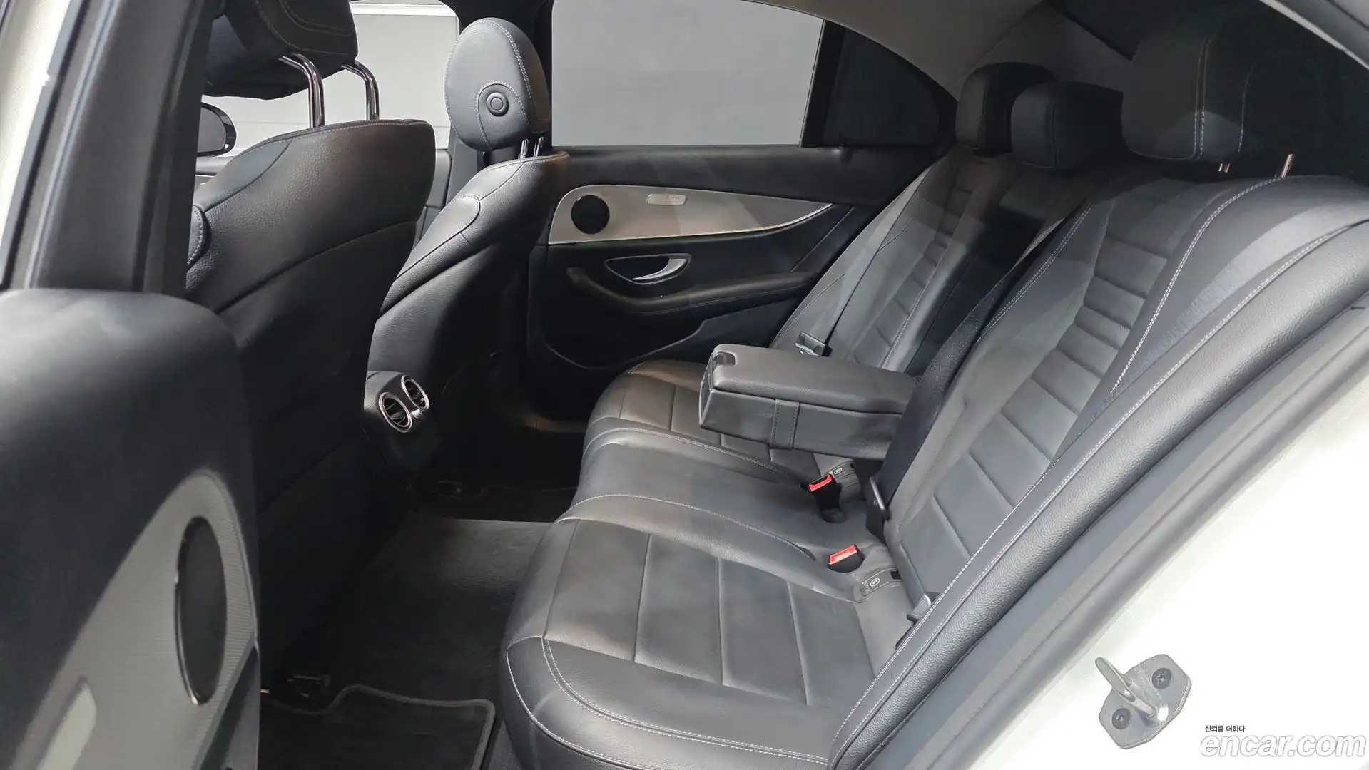 E-Class Mercedes-Benz 2018.7-OPTION-016