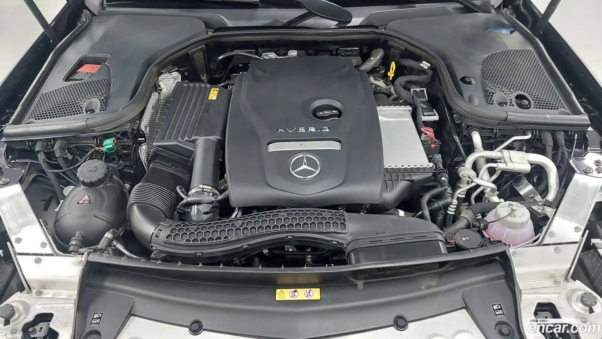 E-Class Mercedes-Benz 2022.6-OUTER-006