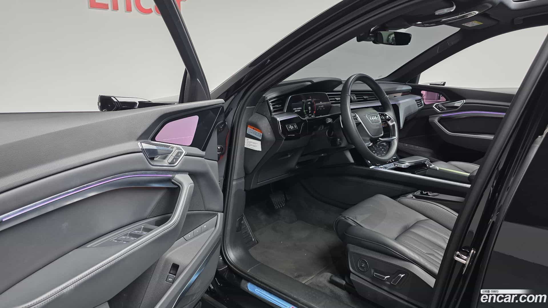 e-tron Audi 2023.11-INNER-010