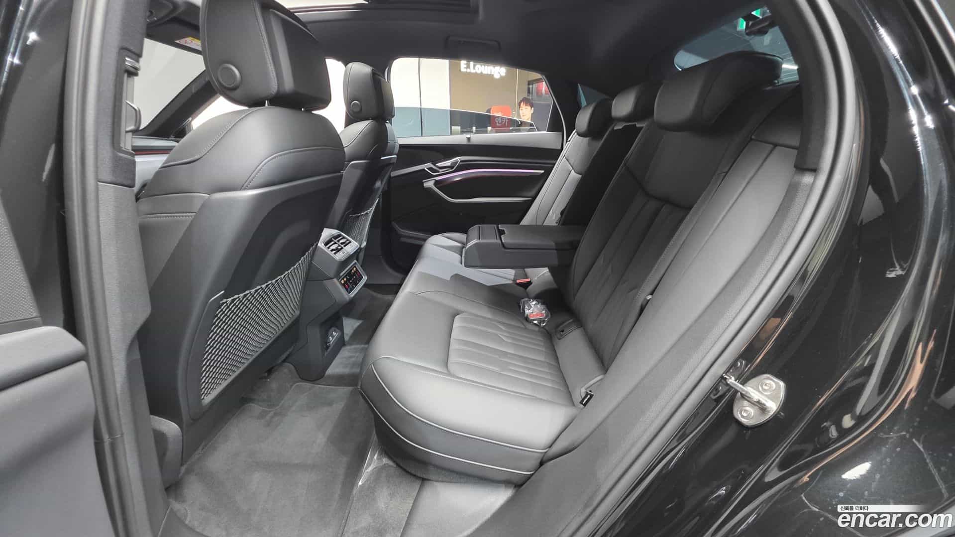 e-tron Audi 2023.11-OPTION-016