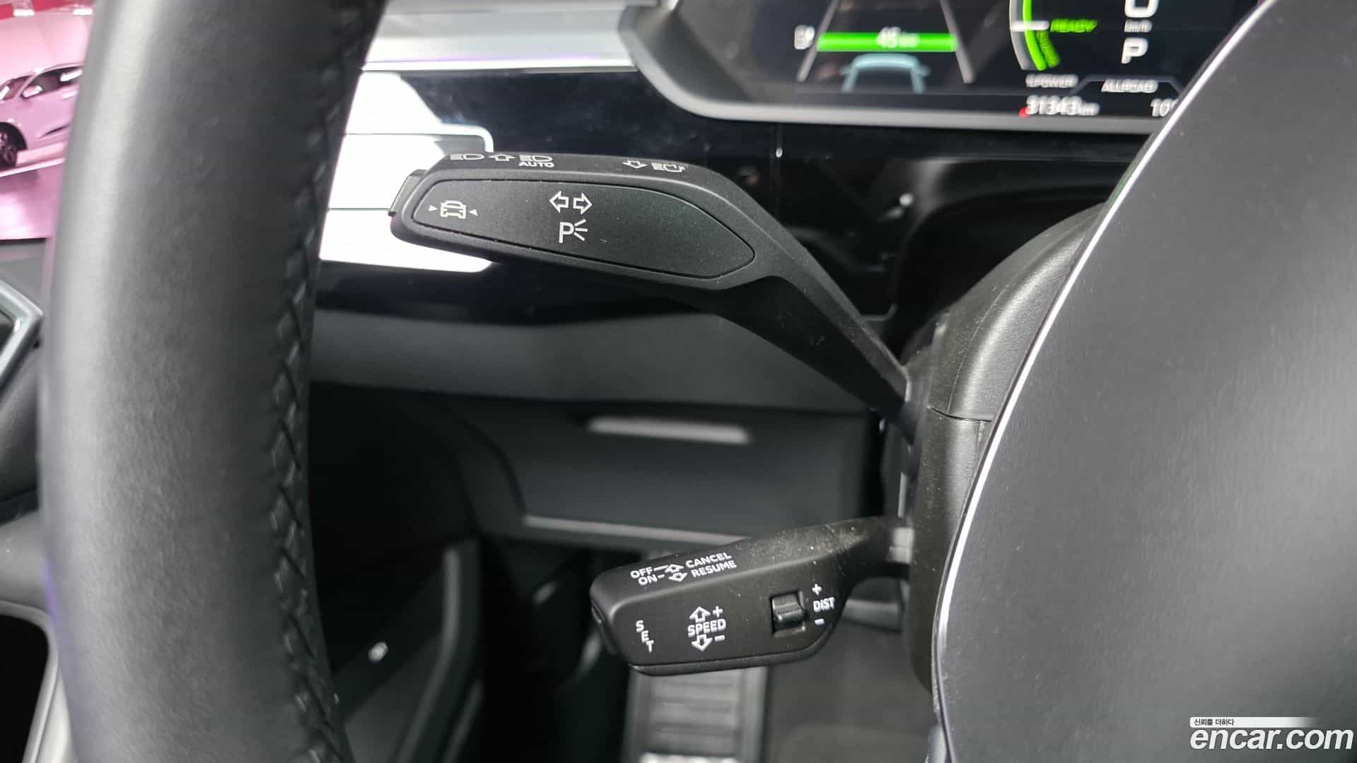 e-tron Audi 2023.11-OPTION-023