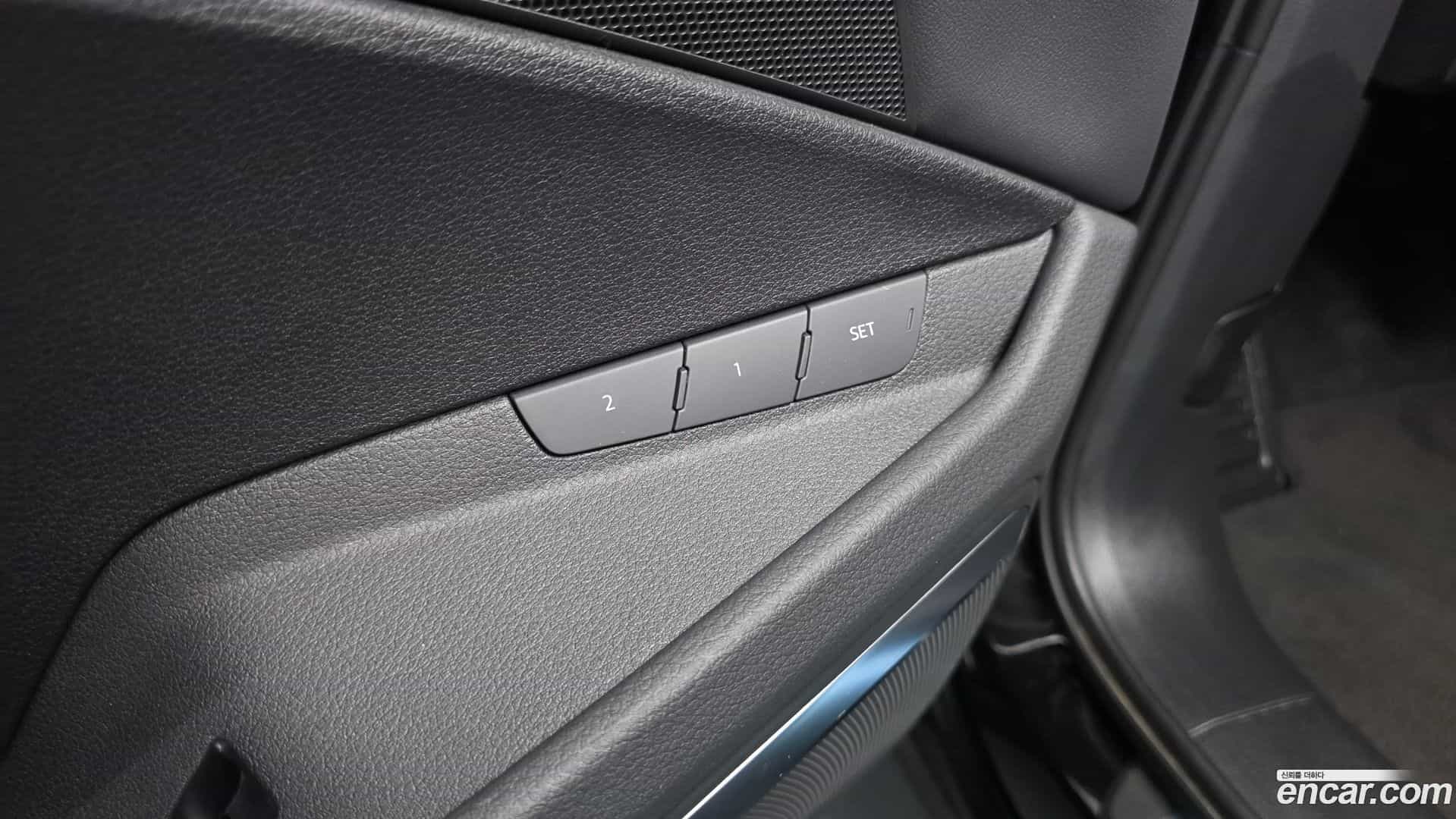 e-tron Audi 2023.11-OPTION-040