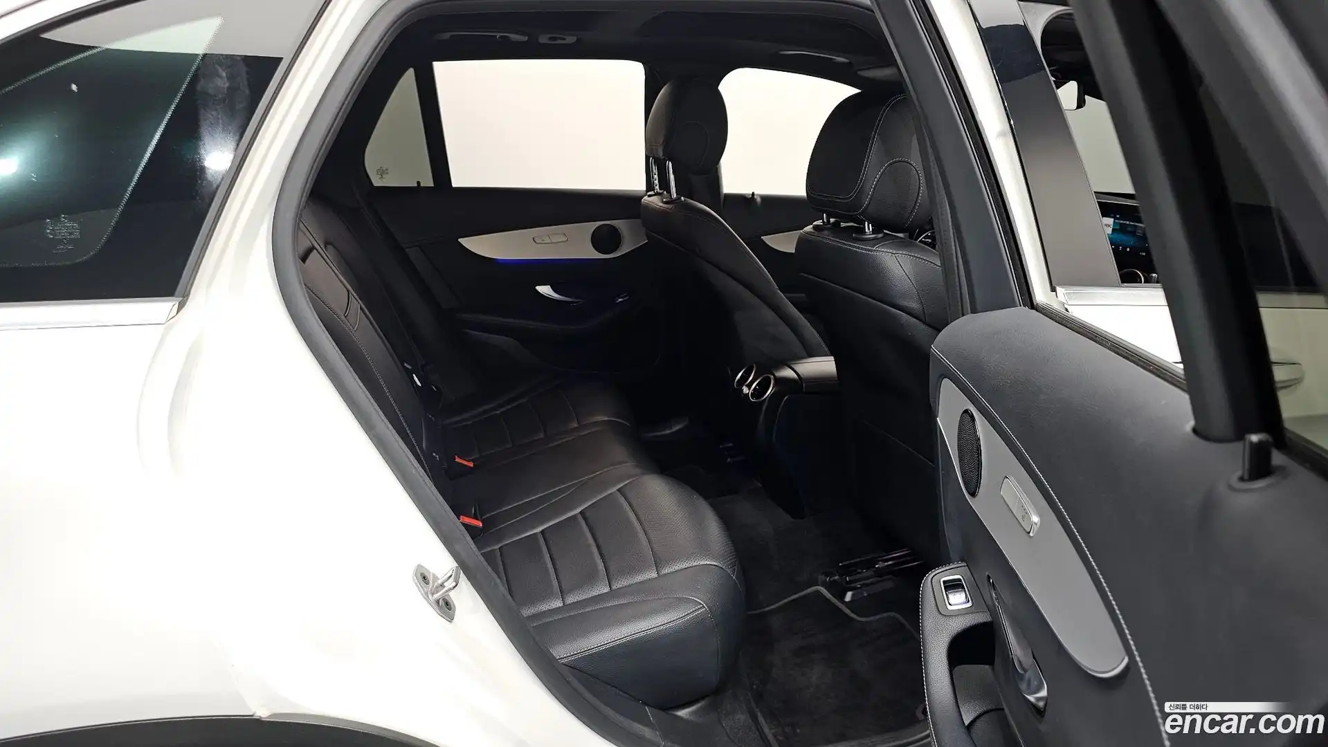 GLC-Class Mercedes-Benz 2021.5-OPTION-015