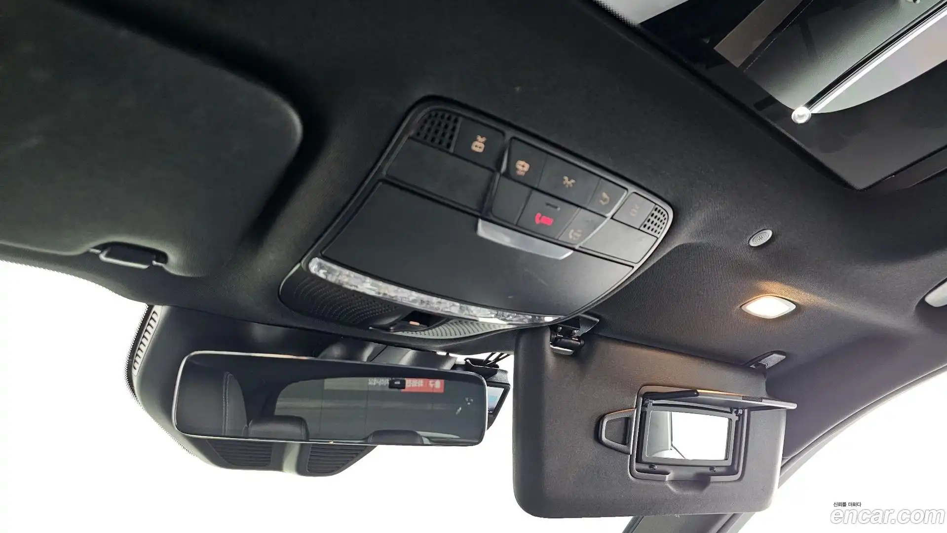 GLC-Class Mercedes-Benz 2021.5-OPTION-024