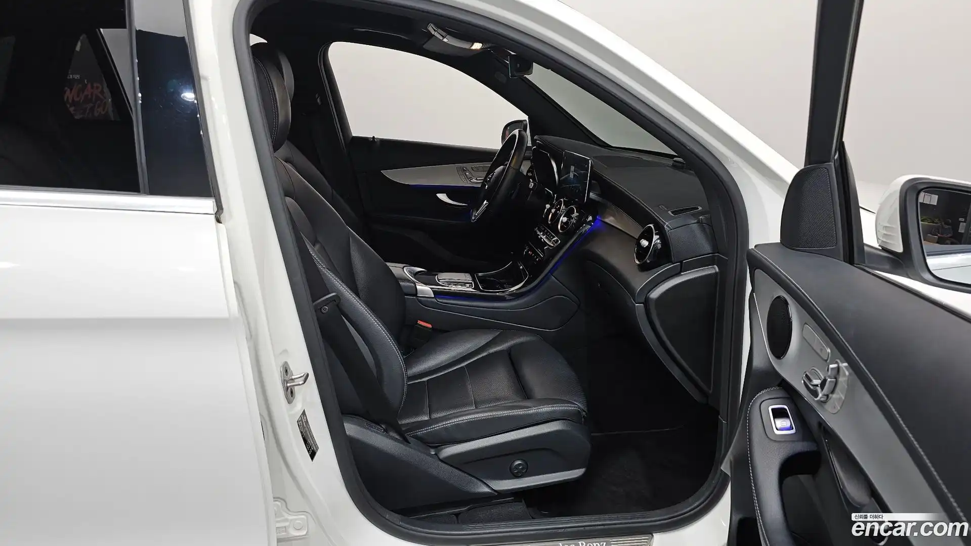 GLC-Class Mercedes-Benz 2021.5-INNER-036