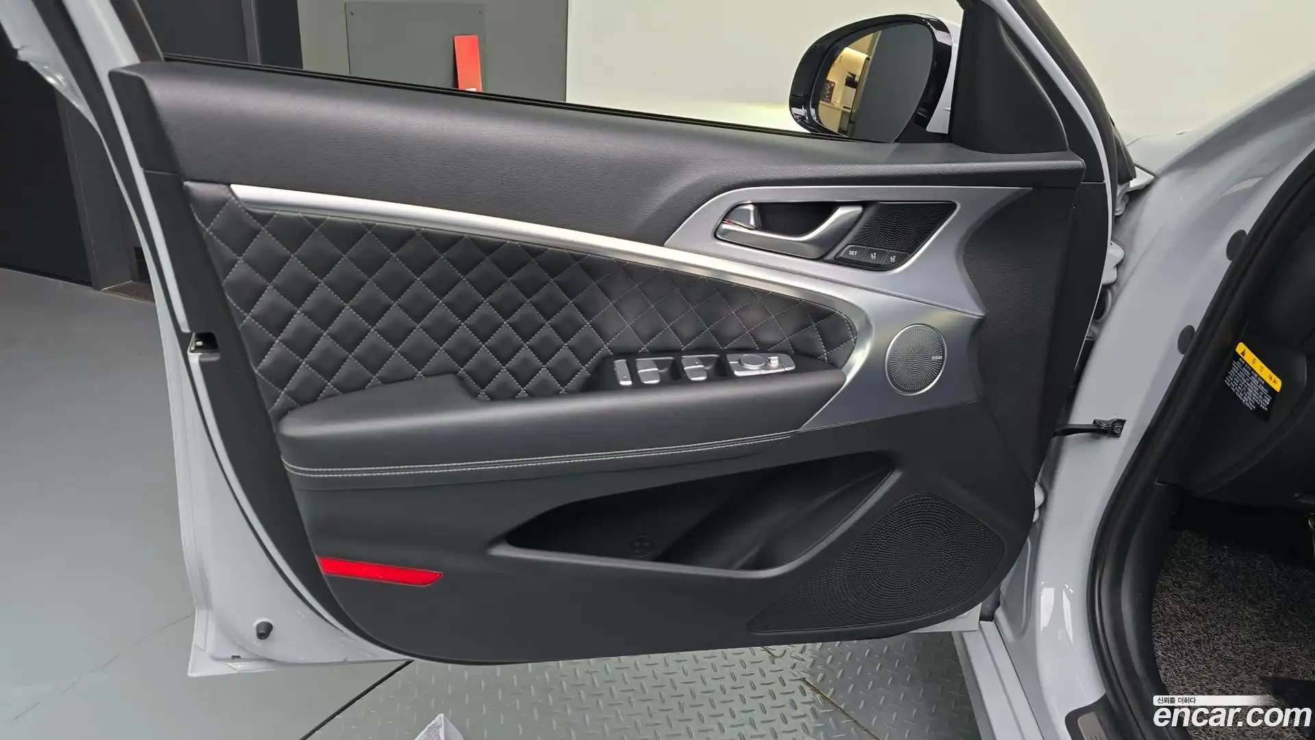 G70 Genesis 2019.2-INNER-034