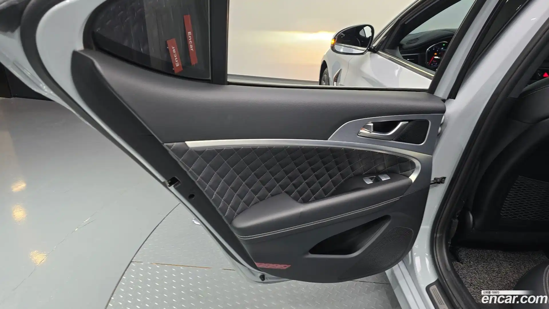 G70 Genesis 2019.2-INNER-035