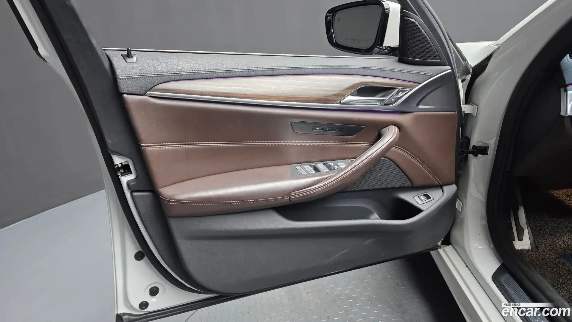 5-Series BMW 2019.6-INNER-034