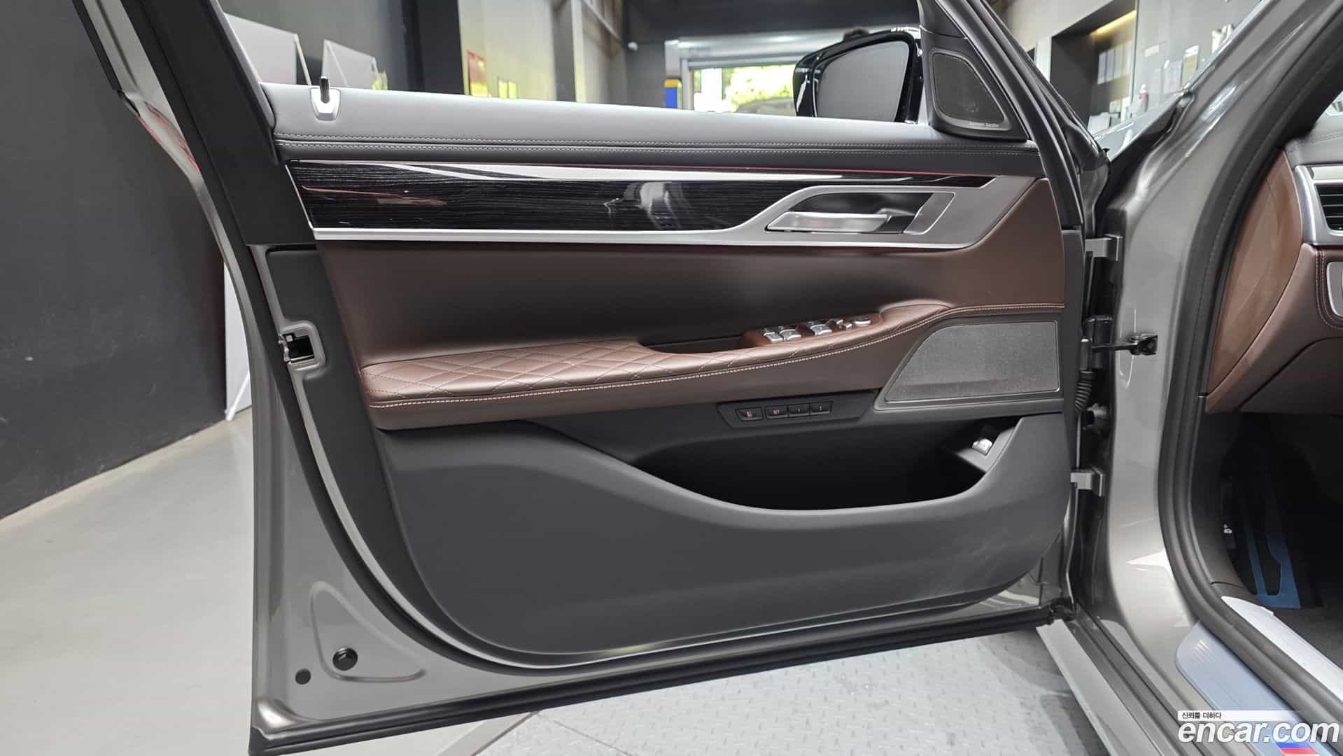 7-Series BMW 2020.10-INNER-034