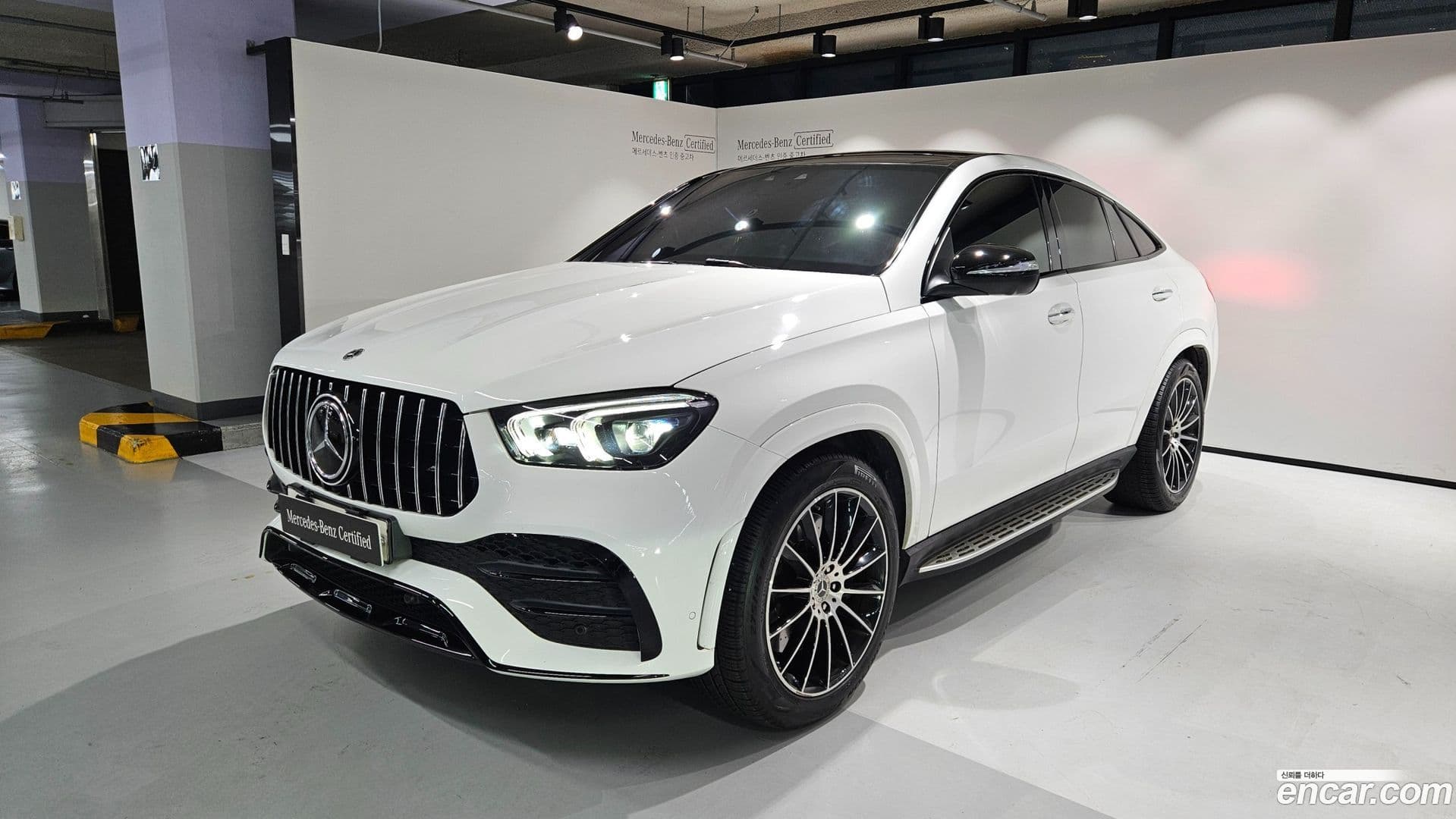 Main__Slider__Photo:GLE-Class Mercedes-Benz 2022.10-0