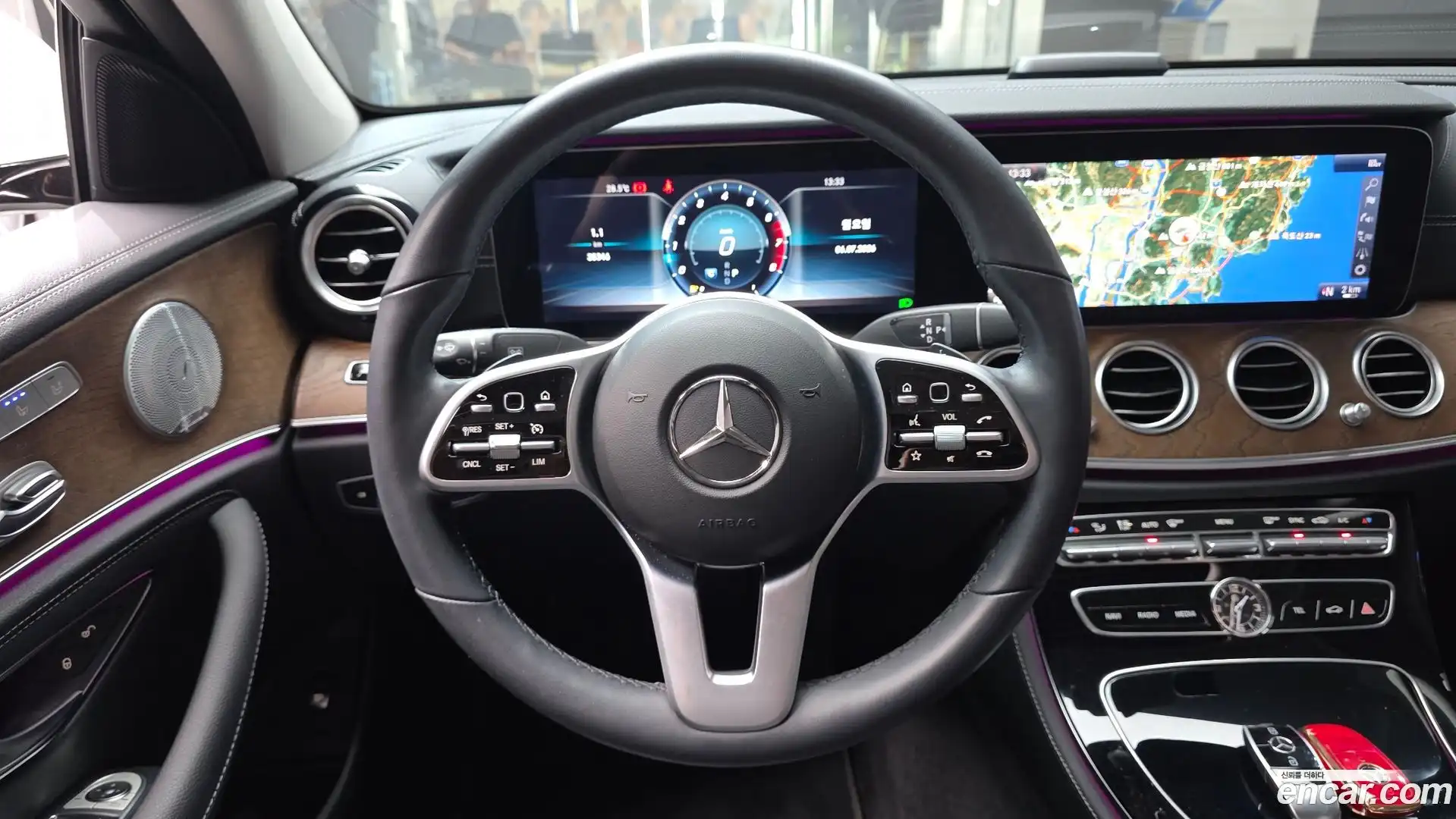 E-Class Mercedes-Benz 2019.5-OPTION-017