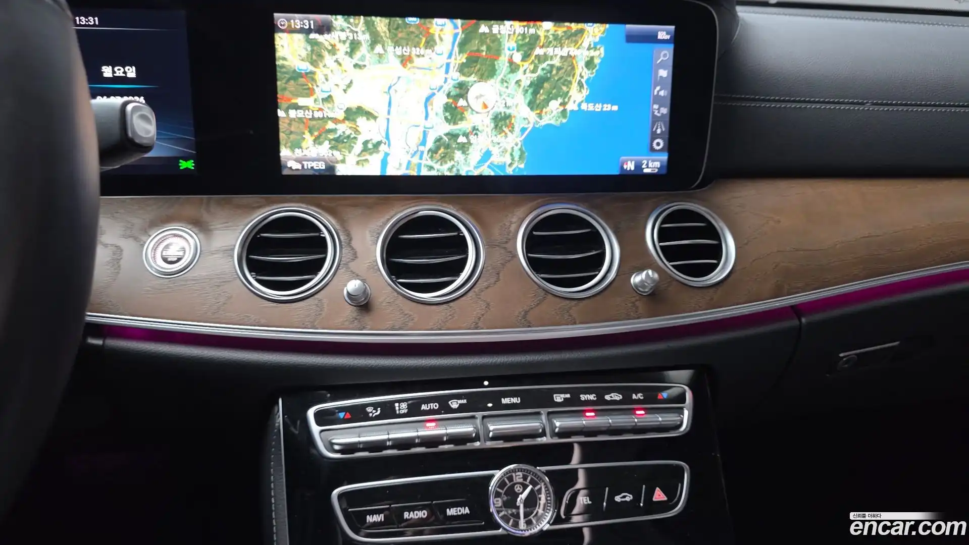E-Class Mercedes-Benz 2019.5-OPTION-018