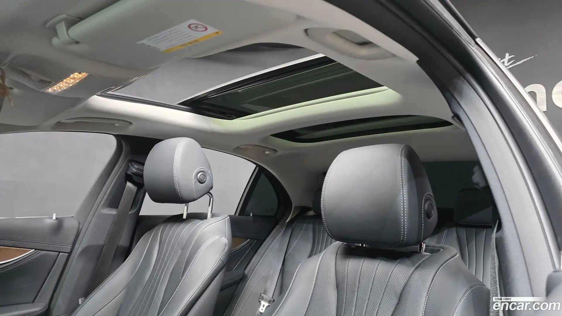 E-Class Mercedes-Benz 2019.5-OPTION-021