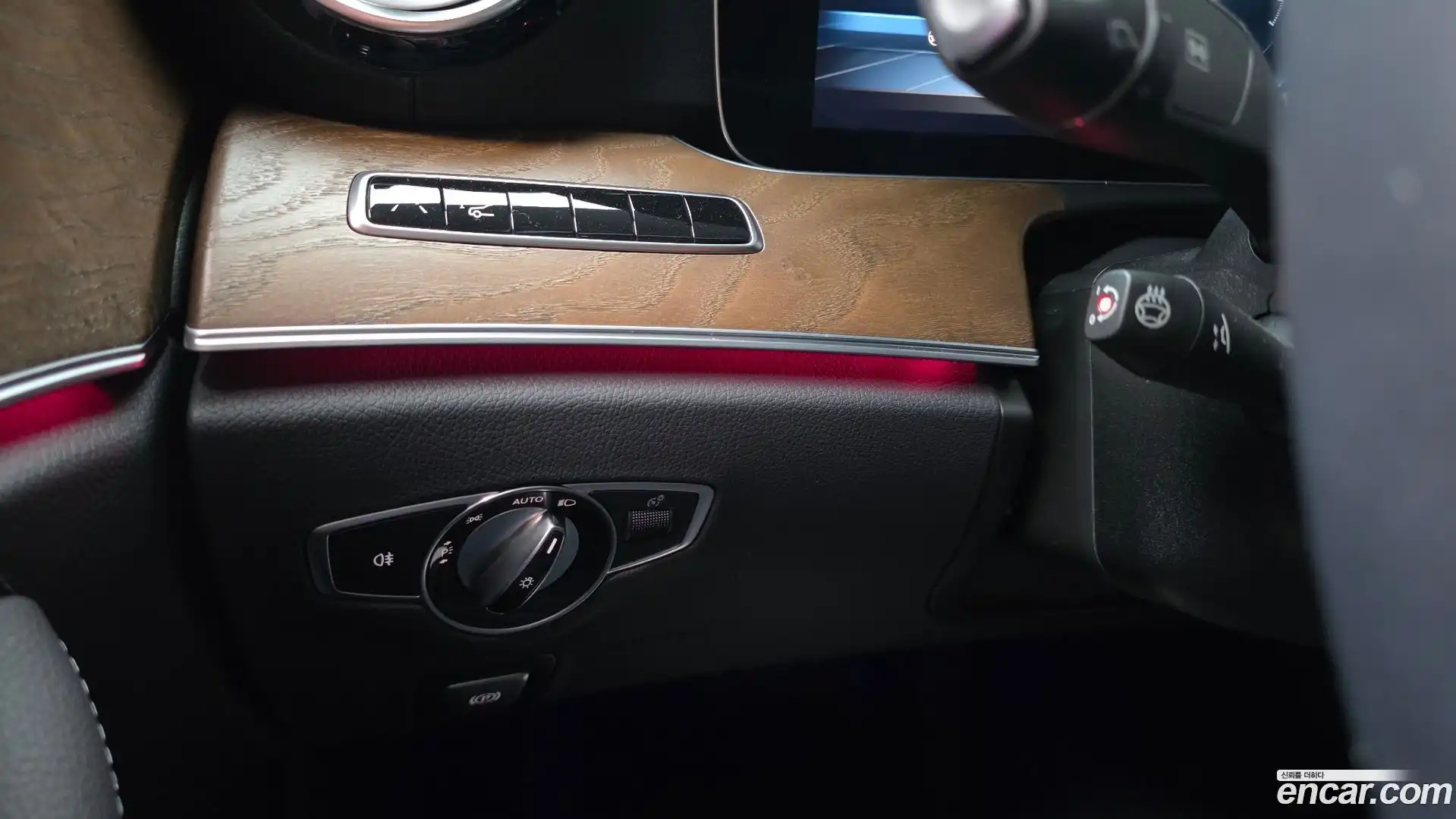 E-Class Mercedes-Benz 2019.5-OPTION-024
