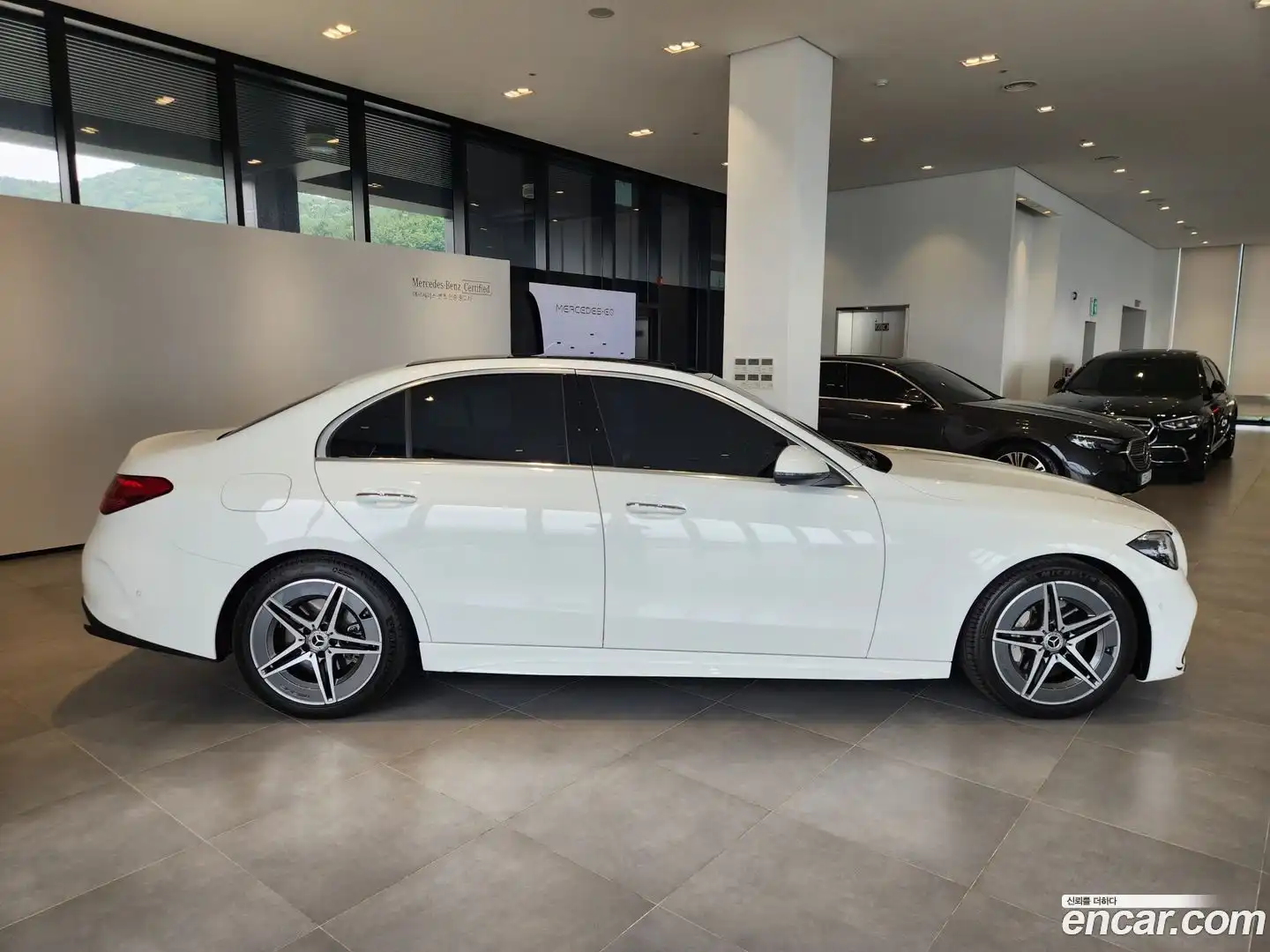 C-Class Mercedes-Benz 2025.4-INNER-009