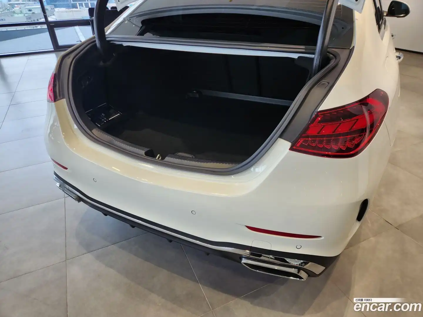C-Class Mercedes-Benz 2025.4-INNER-010