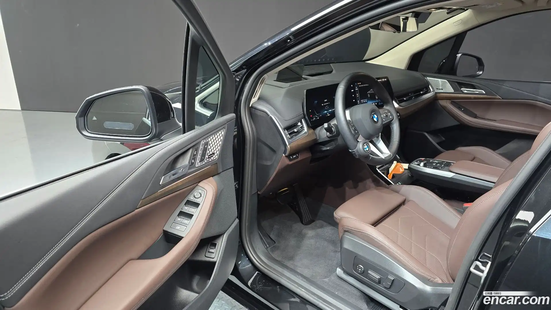 2-Series BMW 2025.2-INNER-010