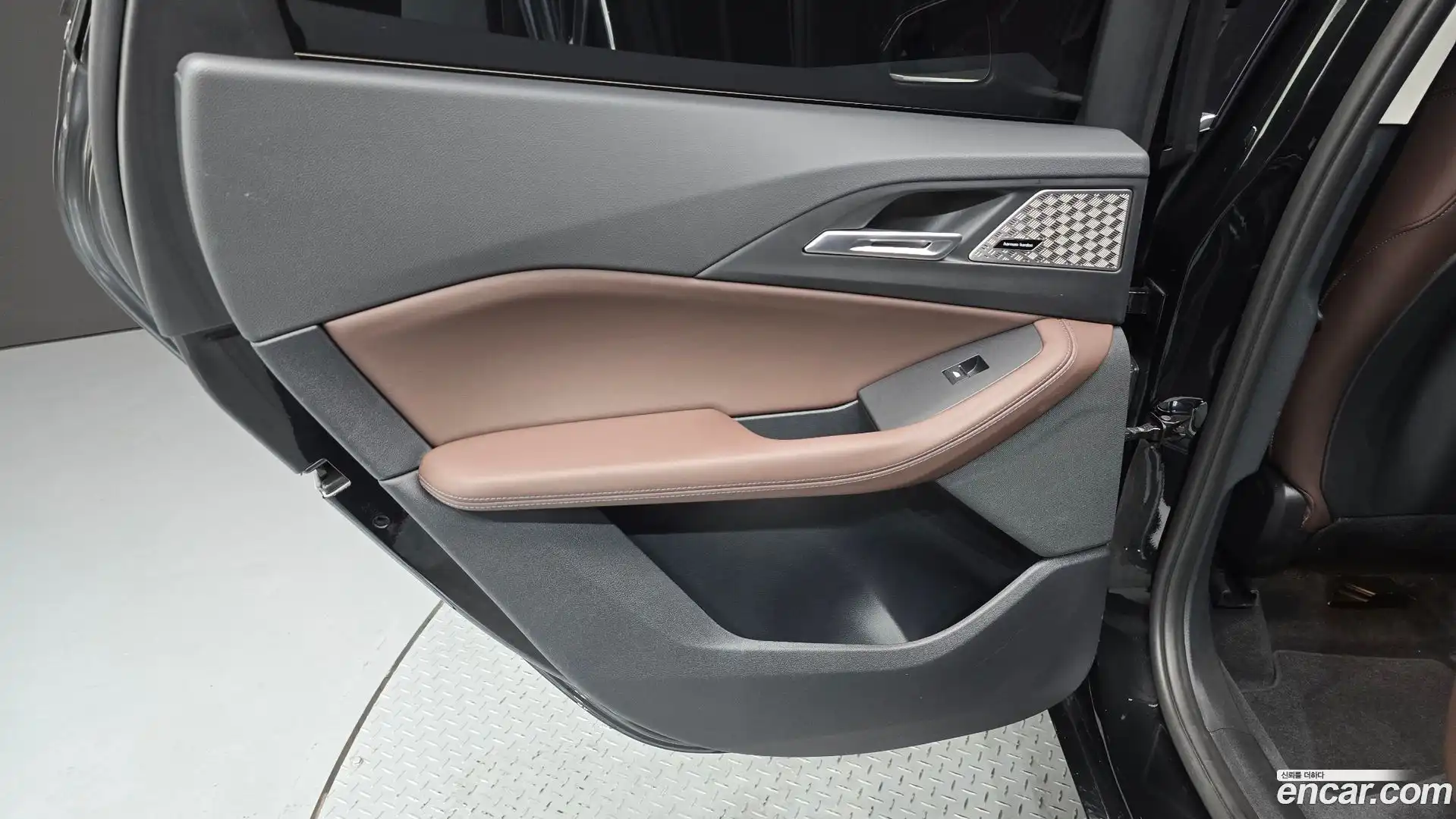 2-Series BMW 2025.2-INNER-035