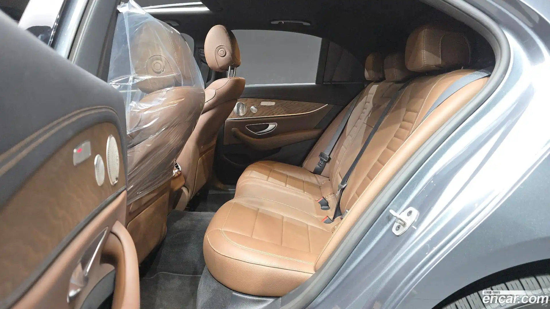 E-Class Mercedes-Benz 2022.6-OPTION-016