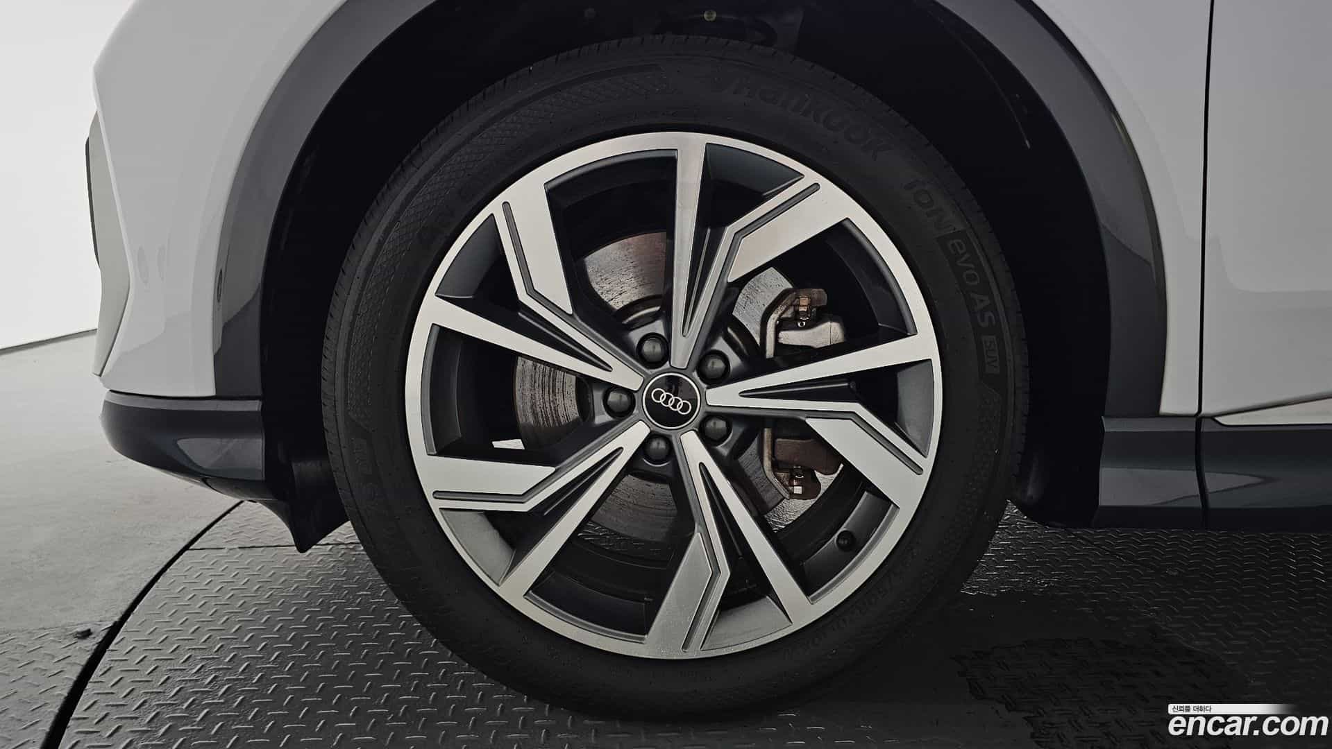 Q4 e-tron Audi 2022.9-OUTER-005