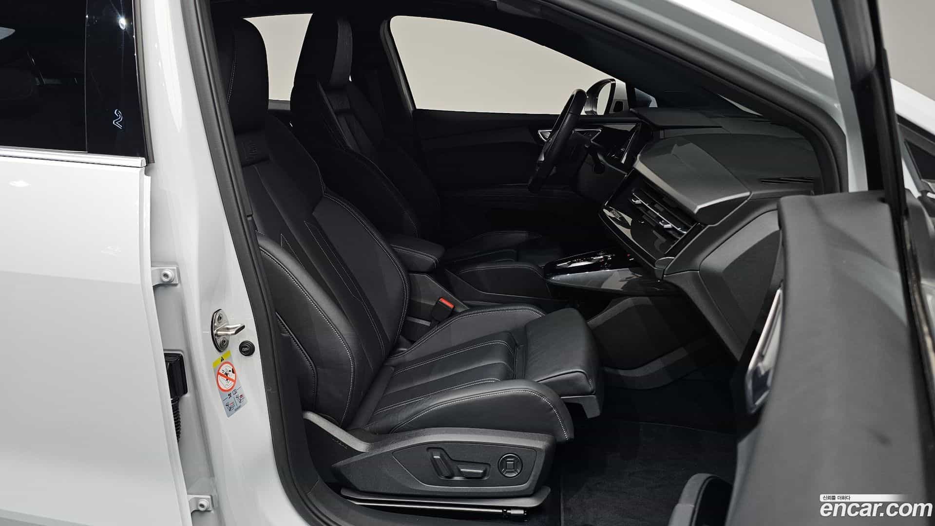 Q4 e-tron Audi 2022.9-OPTION-016