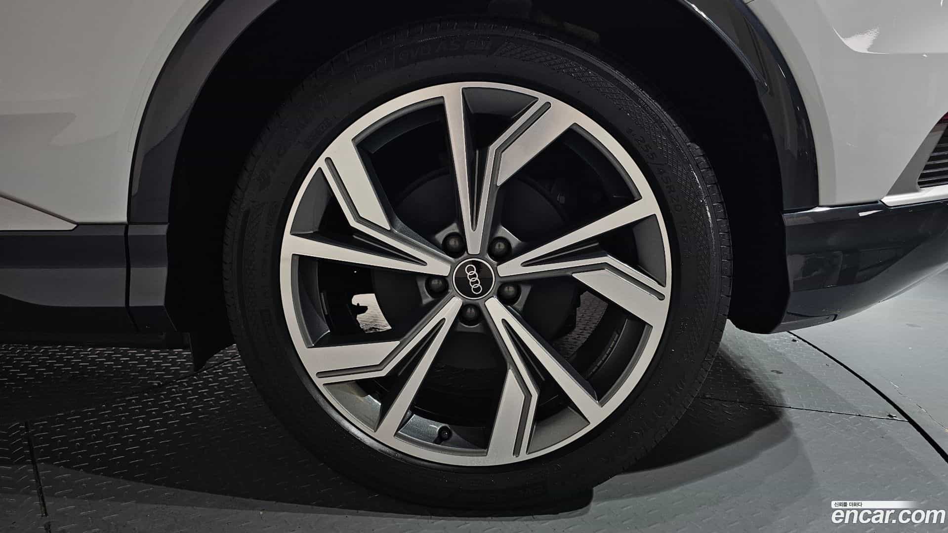 Q4 e-tron Audi 2022.9-OUTER-031