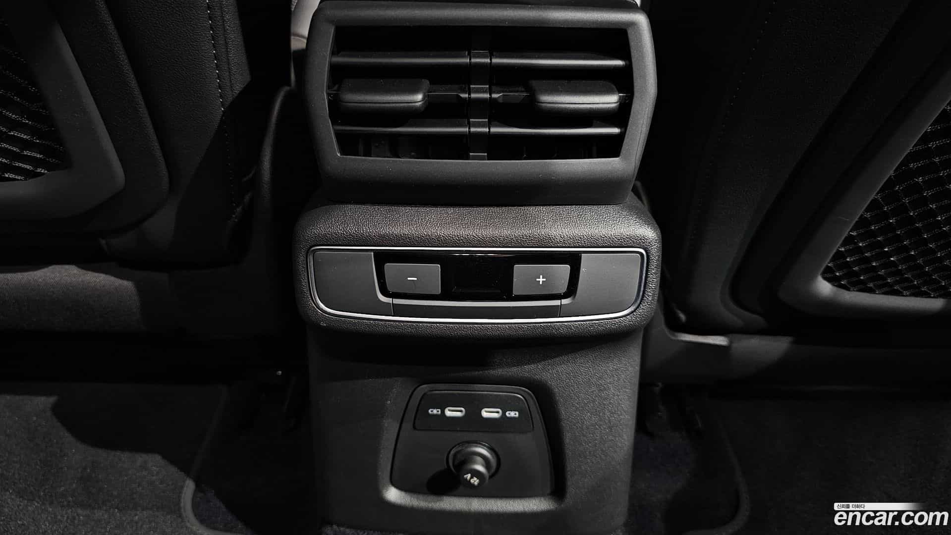 Q4 e-tron Audi 2022.9-OPTION-044