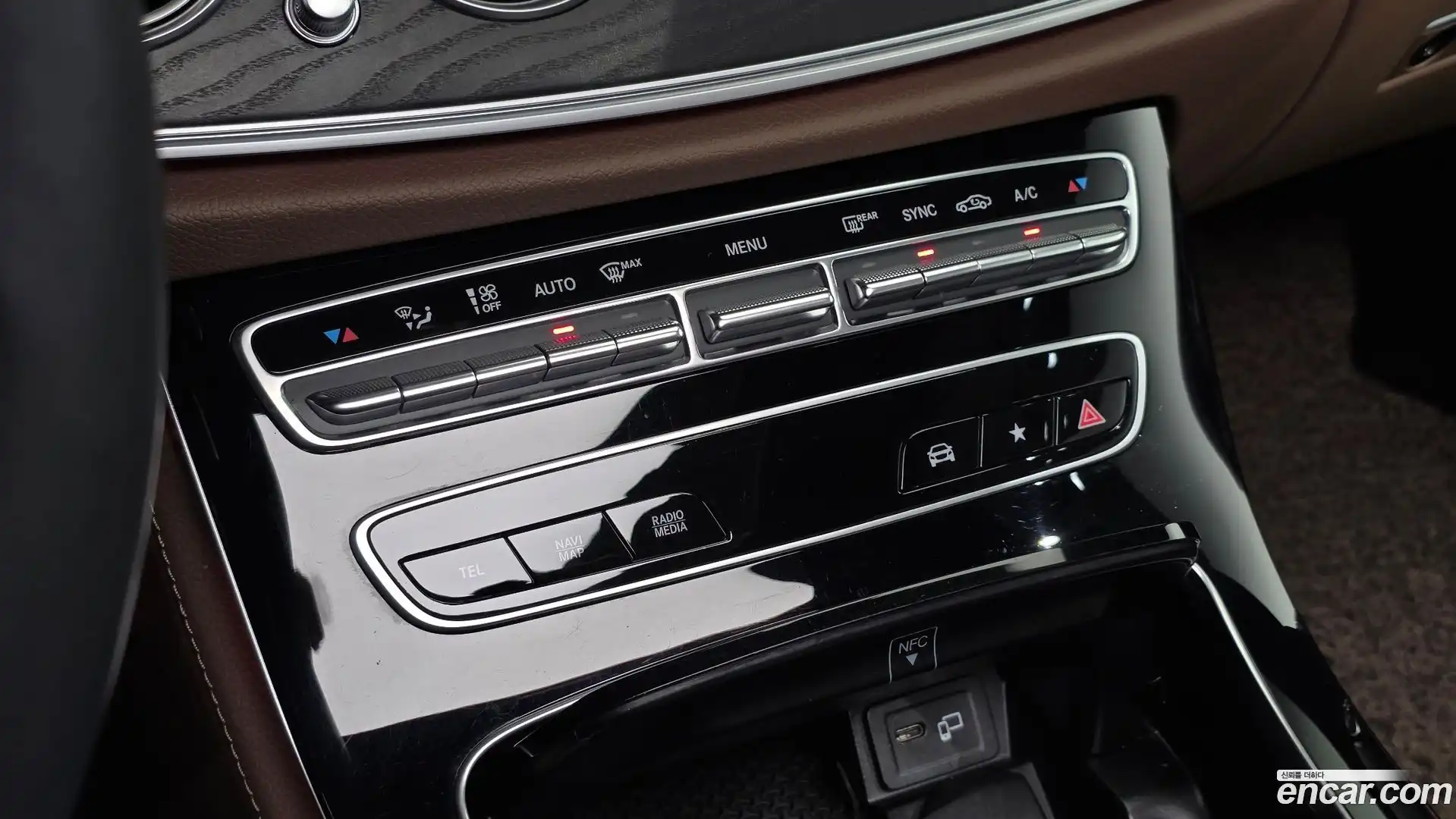 E-Class Mercedes-Benz 2022.6-OPTION-022