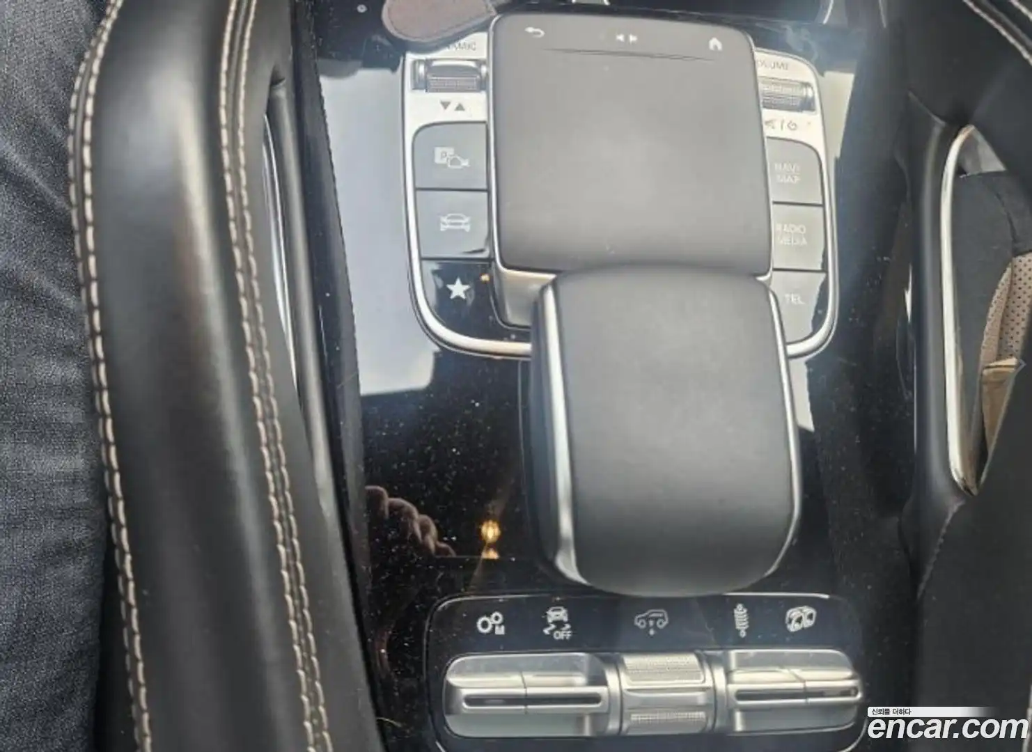 GLE-Class Mercedes-Benz 2020.11-INNER-010