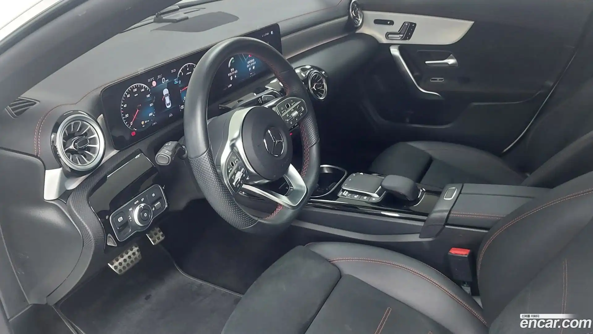 CLA-Class Mercedes-Benz 2023.5-OPTION-018
