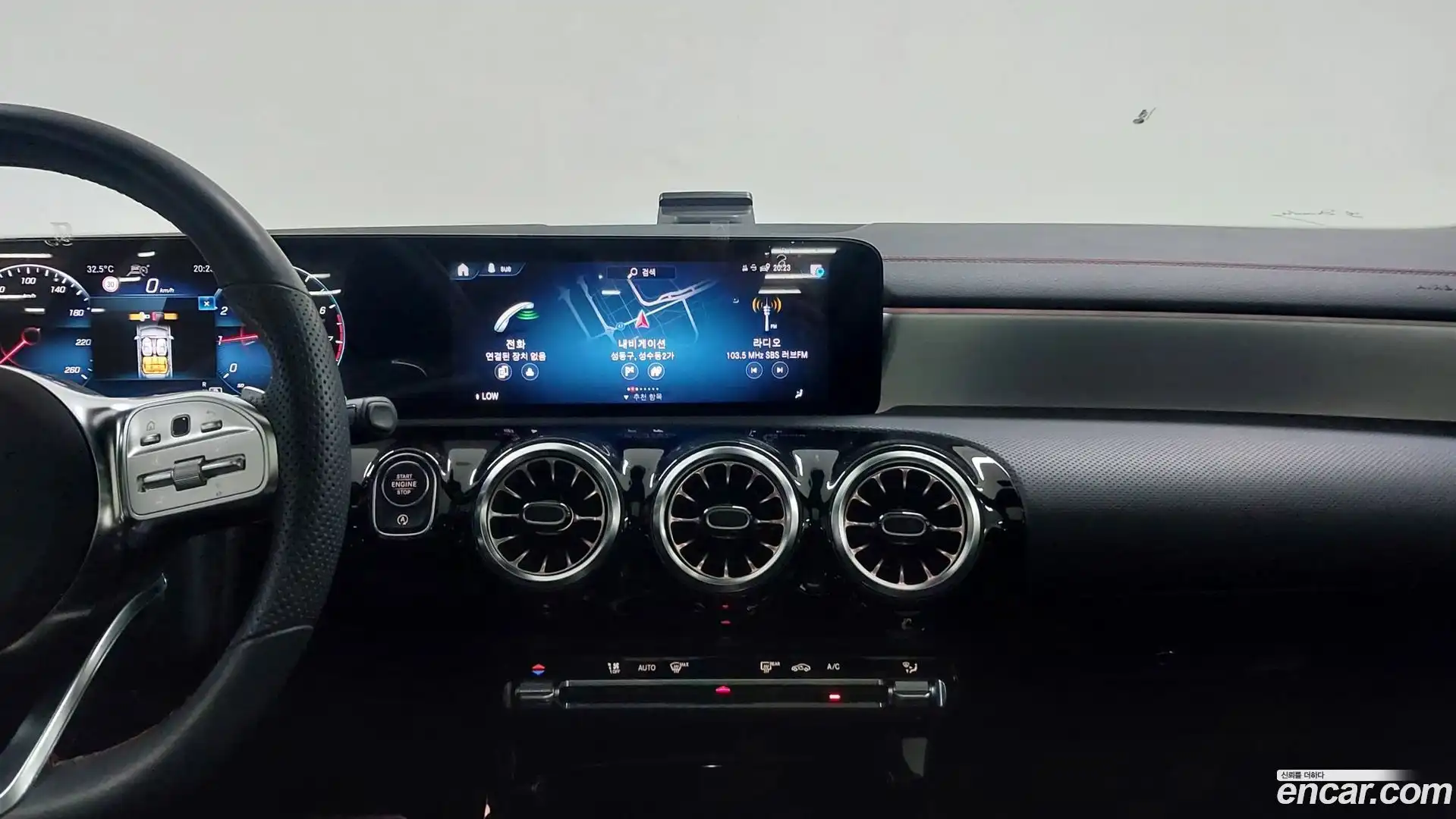 CLA-Class Mercedes-Benz 2023.5-OPTION-022
